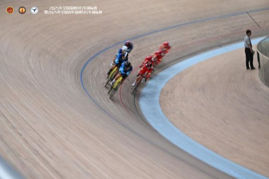 包含通过困难：自行车赛场上困难重重的词条