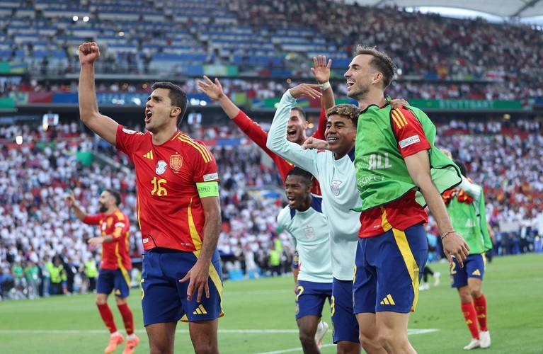 杜塞尔多夫队在比赛中展现出色的进攻意识 杜塞尔多夫队在比赛中展现出色的进攻意识