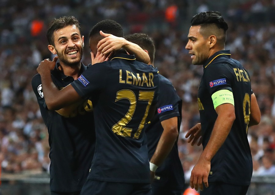 包含摩纳哥主力中场伤退，防线漏洞暴露的词条