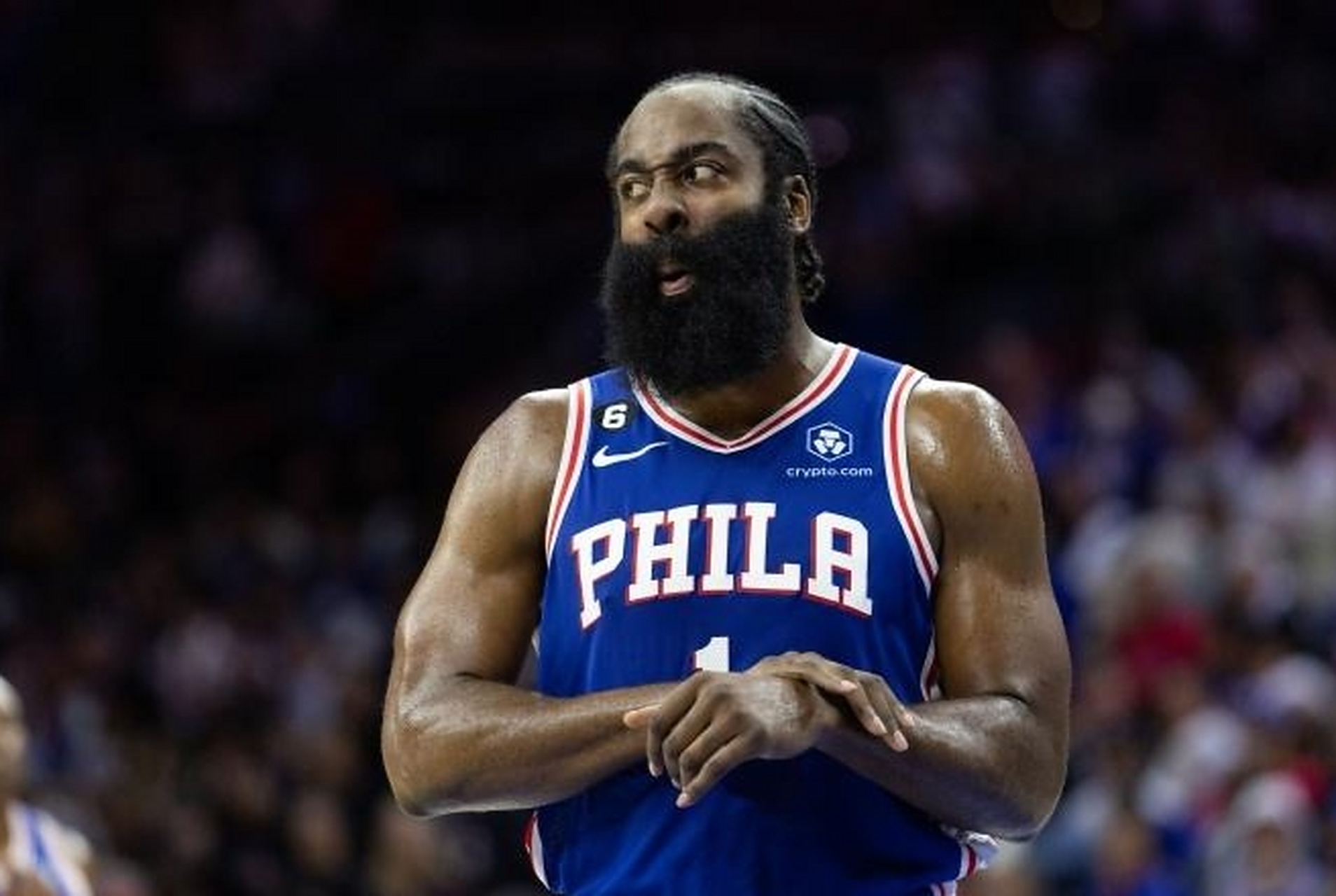 od体育馆-哈登10年后再入老鹰阵容，表扬团队配合精神的简单介绍