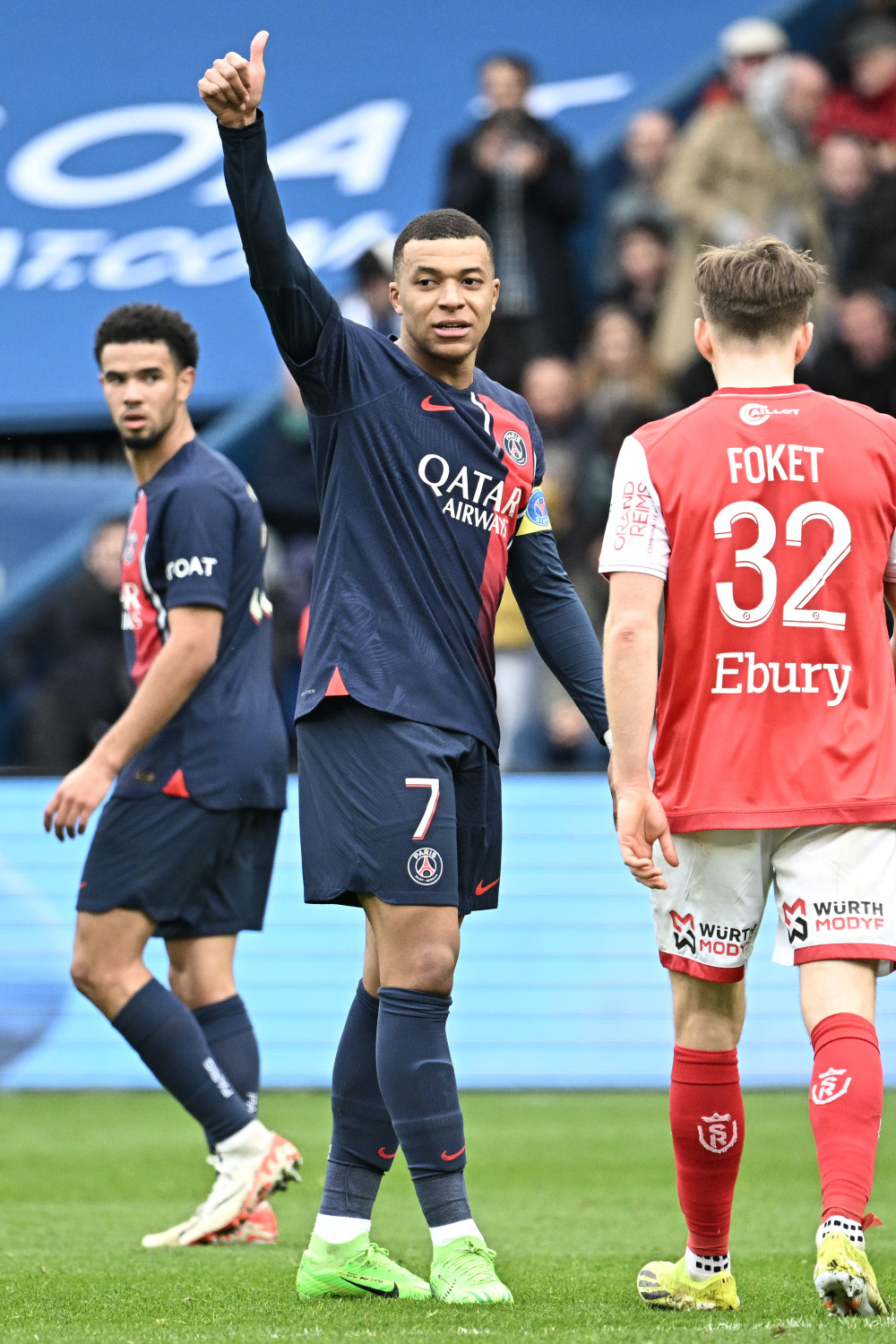 巴黎圣日耳曼取得大胜,继续领跑法甲 巴黎圣日耳曼取得大胜,继续领跑法甲