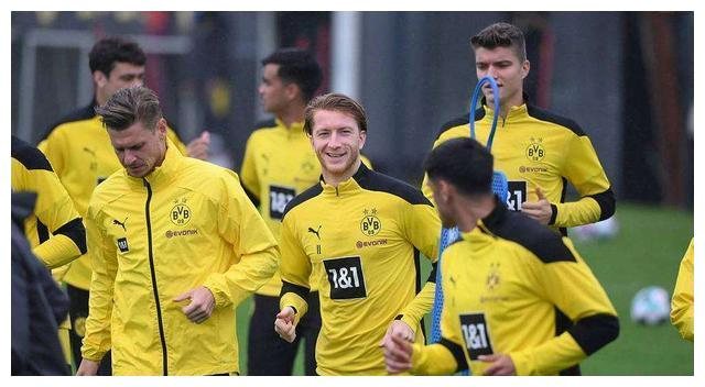 关于奥地利队势如破竹,向前冲刺的信息 关于奥地利队势如破竹,向前冲刺的信息