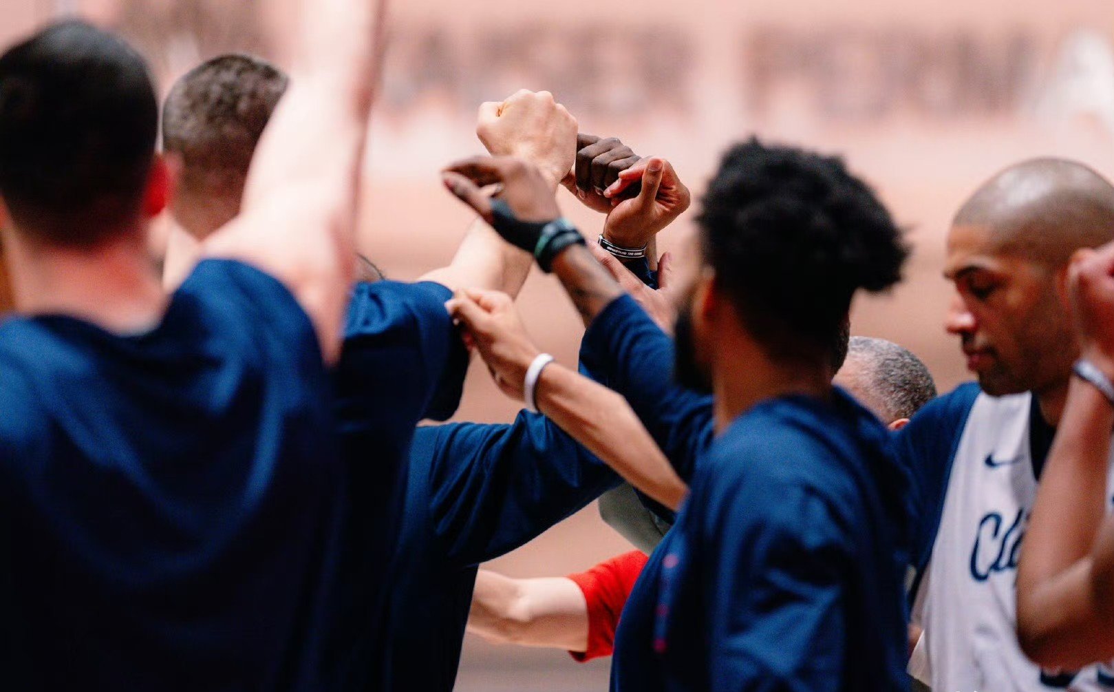 od体育官方入口-NBA球员互动频繁，粉丝团队活跃