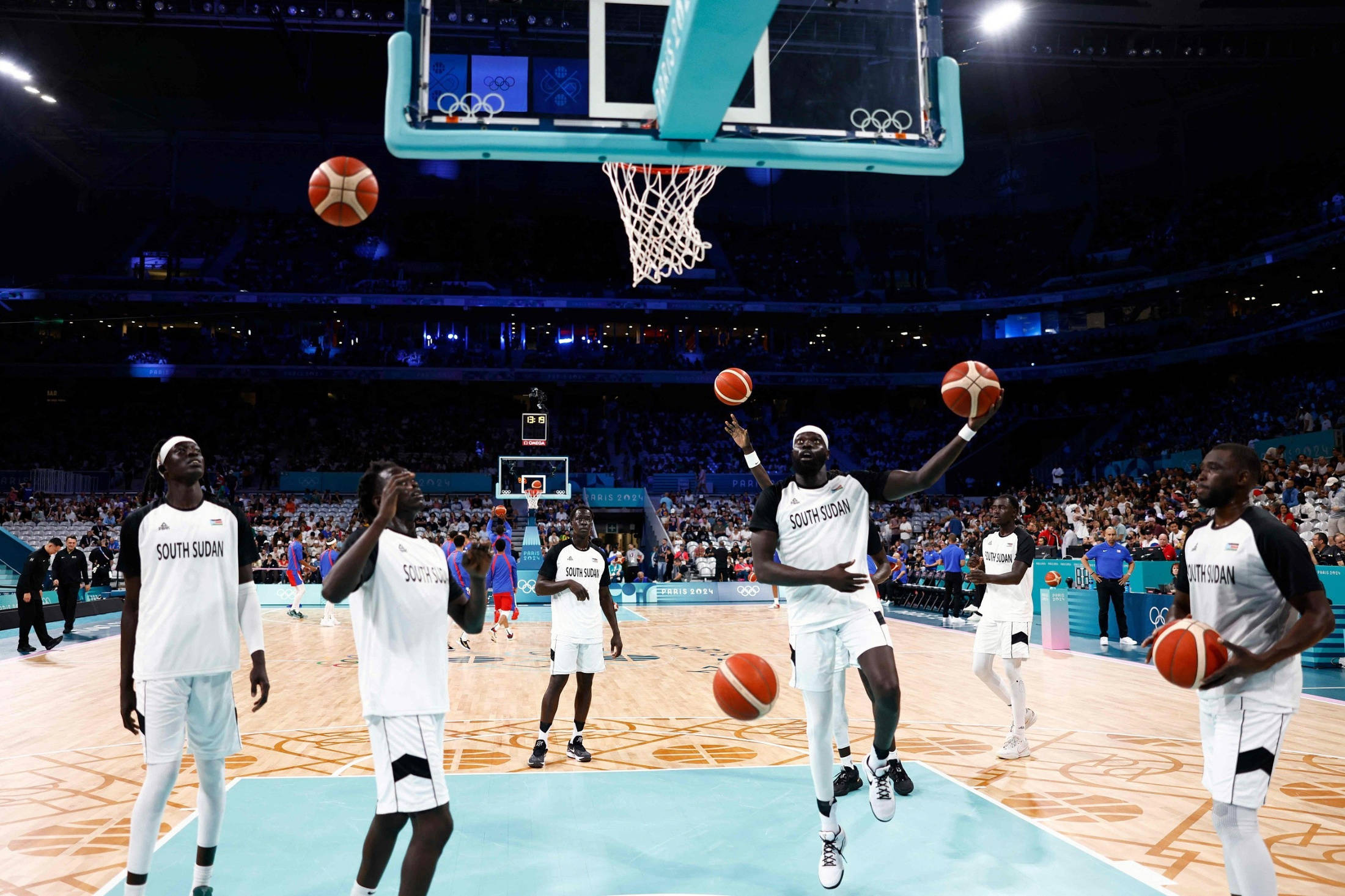 亚洲篮球巨星登陆美国联赛，备战新赛季