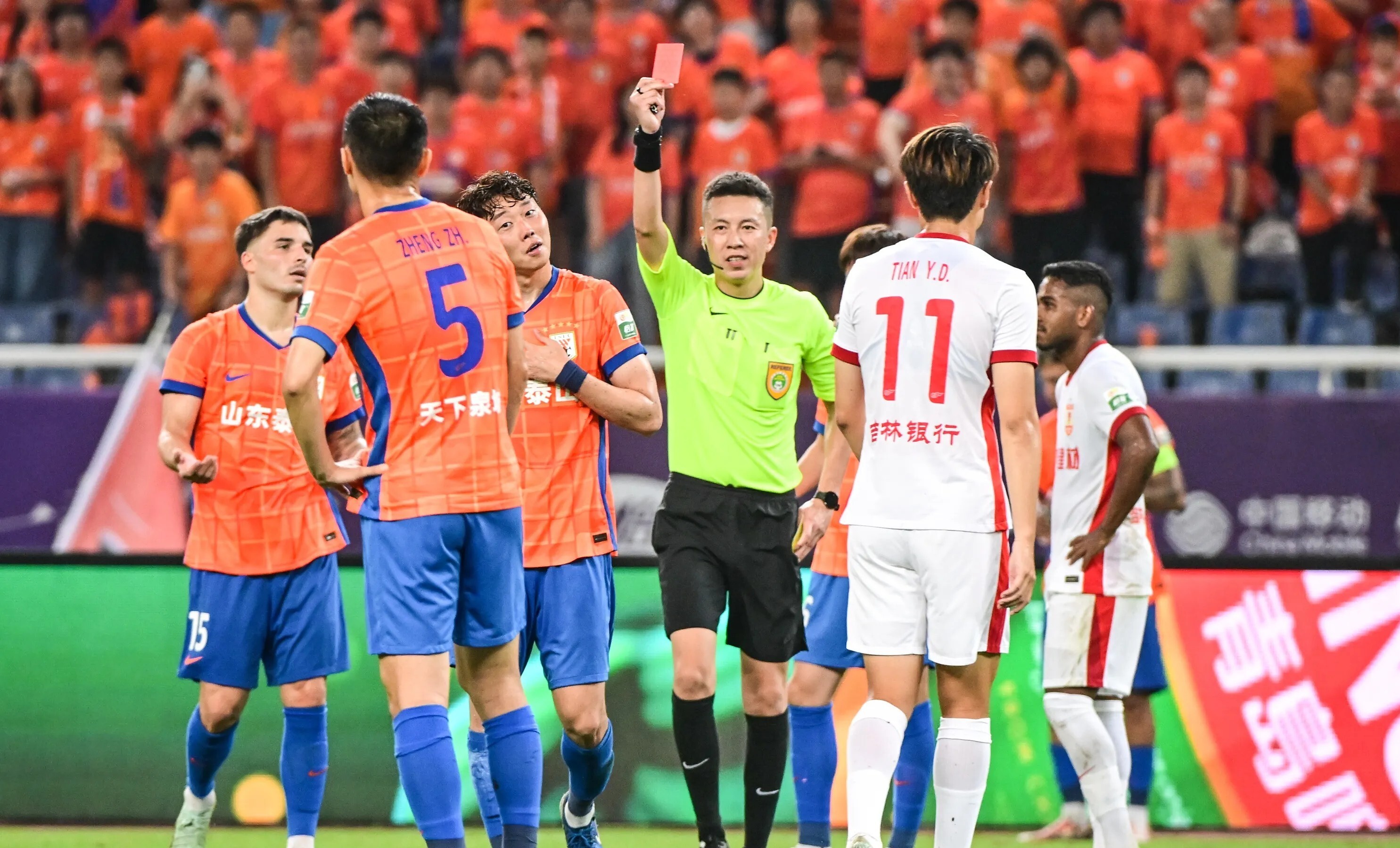 恒大逼平上港:角逐中超冠军剩余局面的简单介绍 恒大逼平上港:角逐中超冠军剩余局面的简单介绍