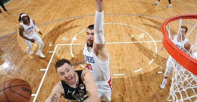 快船擒雄鹿，乔治砍下29分