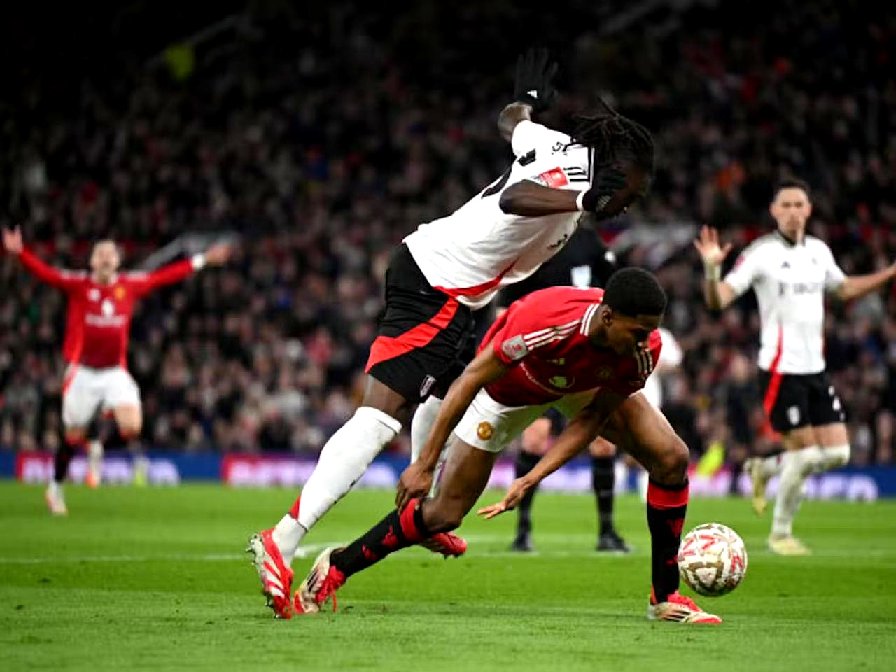 od体育官网入口-曼联备战下轮，寻求改变不利局面的简单介绍