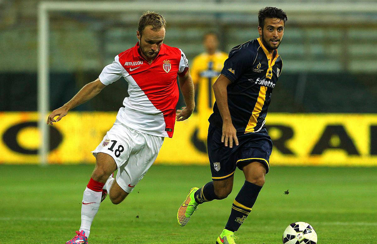 关于朗斯球迷准备欢庆球队的胜利的信息 关于朗斯球迷准备欢庆球队的胜利的信息