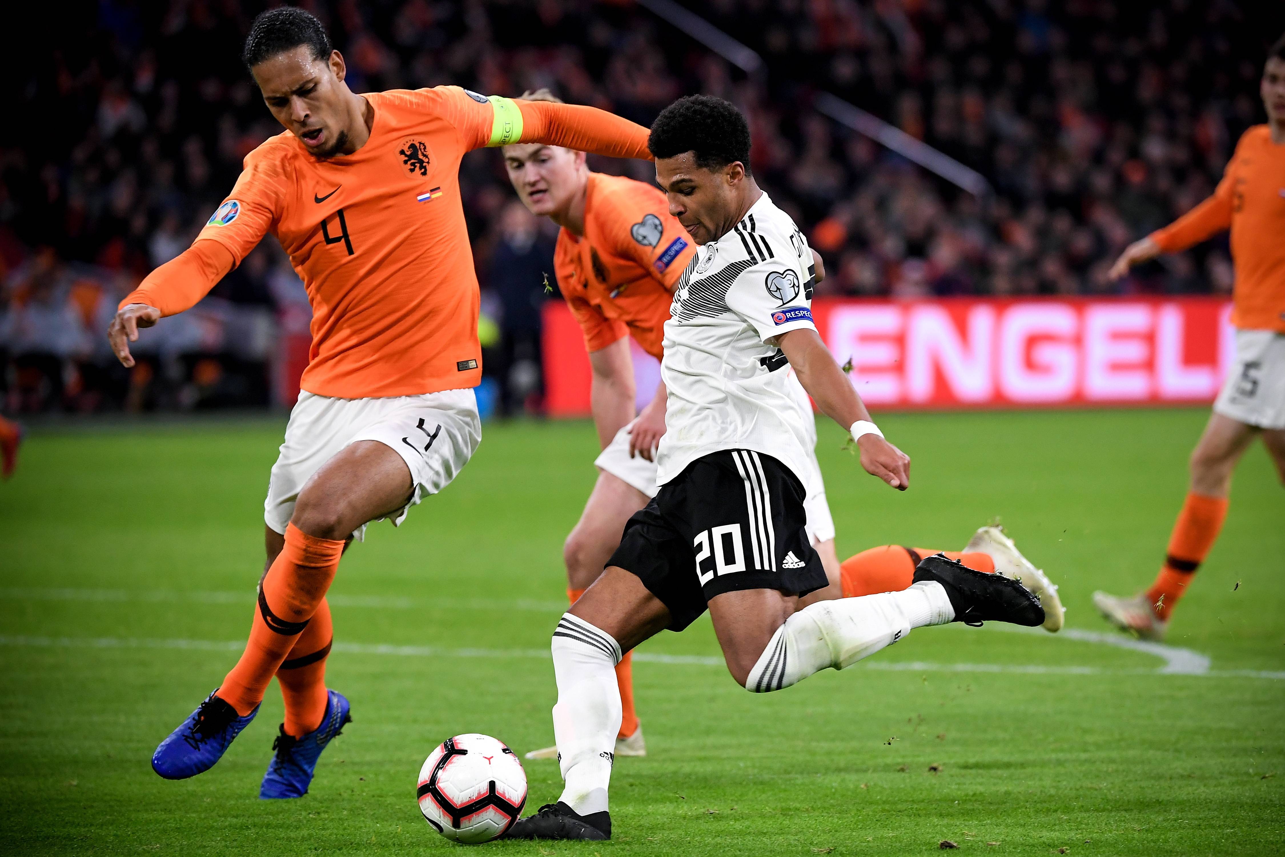 包含荷兰-德国,轰动比赛抢眼的词条 包含荷兰-德国,轰动比赛抢眼的词条